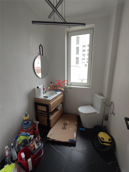 Piata Dorobanti, ideal investitie, vanzare garsoniera total renovata, in bloc mic,